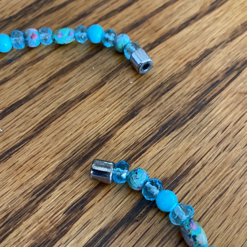 Artisan Glass Bead Focal Necklace Beachy Faux Turquoise Beads Magnetic Clasp - Picture 5 of 8